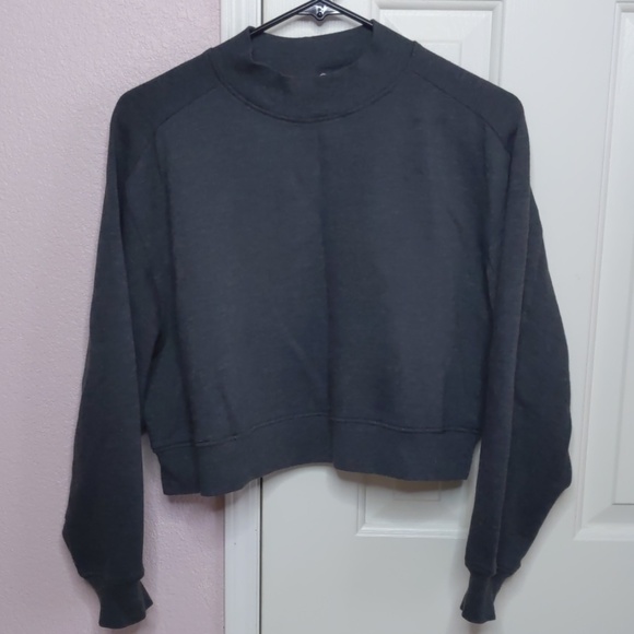Gray Cropped Sweater - Picture 5 of 6